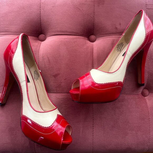 Steven by Steve Madden Shoes - Utterly Divine Vintage Steven by Steve Madden Spectator Pumps Size 9